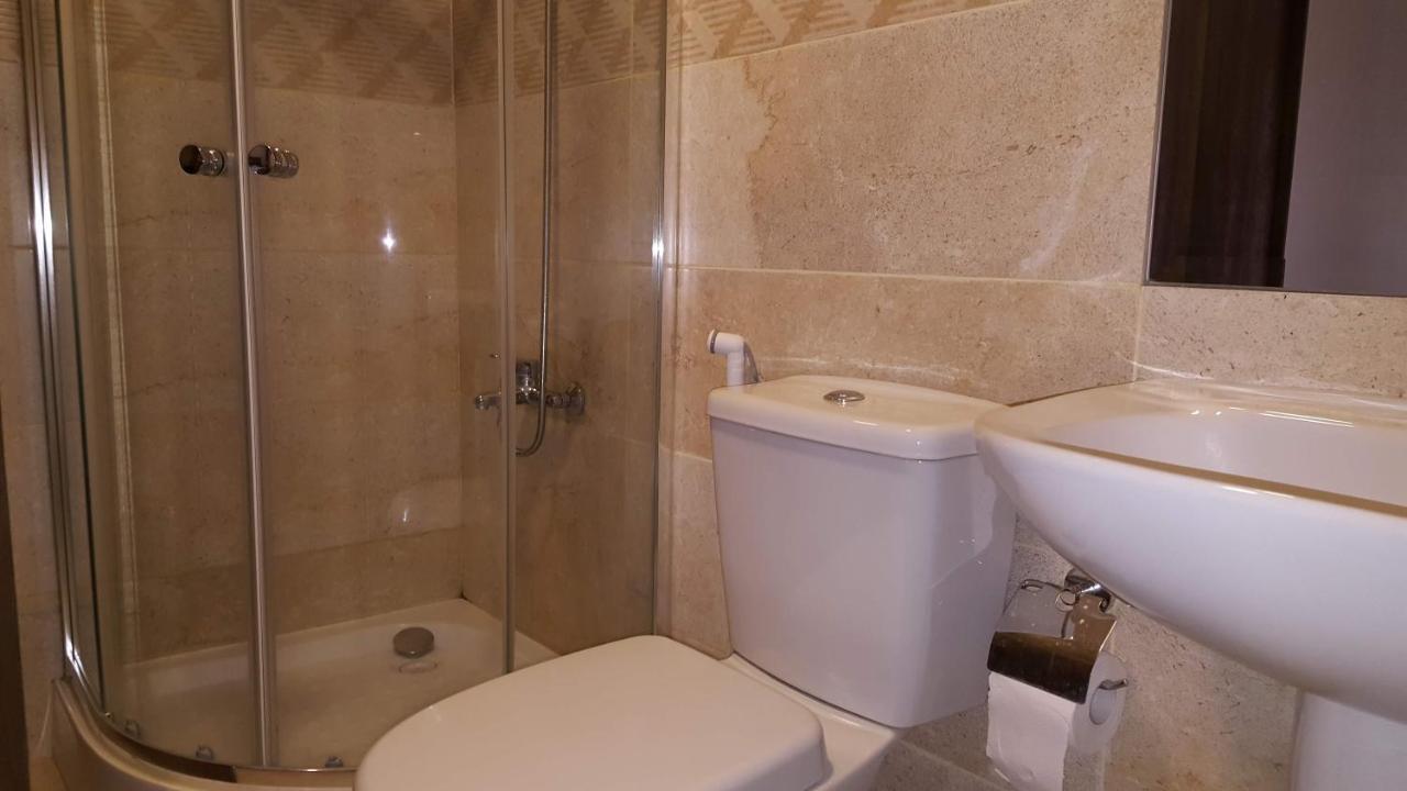 Azur Suites Hotel & Apartments El Mina Exterior photo
