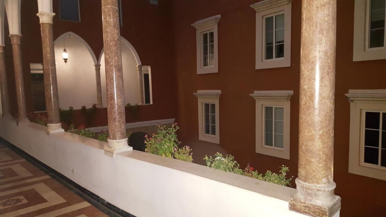 Azur Suites Hotel & Apartments El Mina Exterior photo